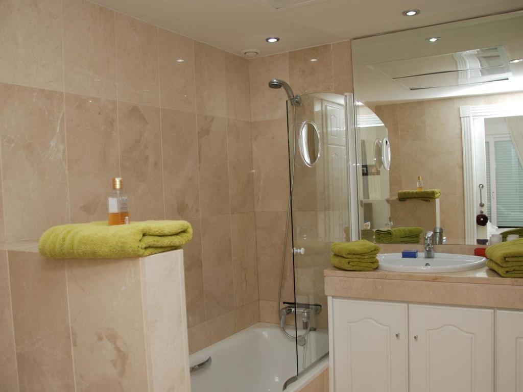 D12 Espectacular Y Moderno Apartamento En Primera Linea - Estepona - Sinfonia Del Mar Exterior foto